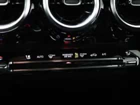 Mercedes-Benz GLA (2023) thumbnail 45