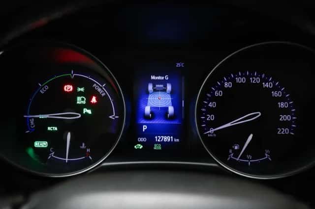 Toyota C-HR (2018) thumbnail 4