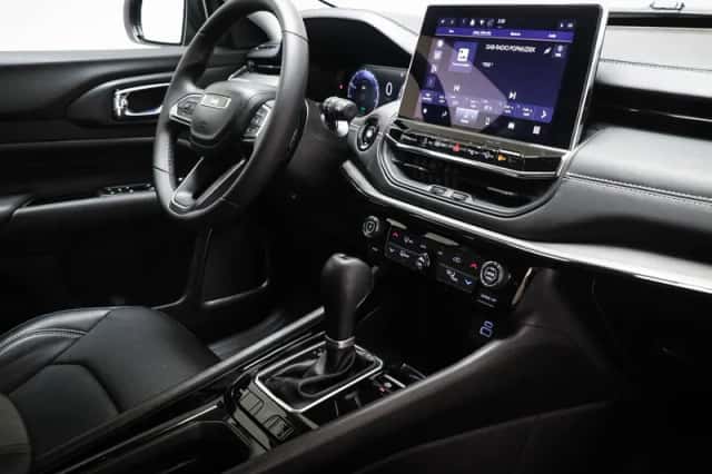 Jeep Compass (2025) thumbnail 3