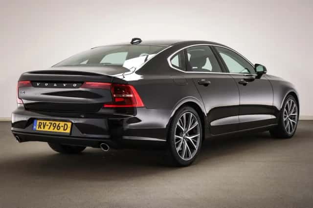 Volvo S90 (2018) thumbnail 2