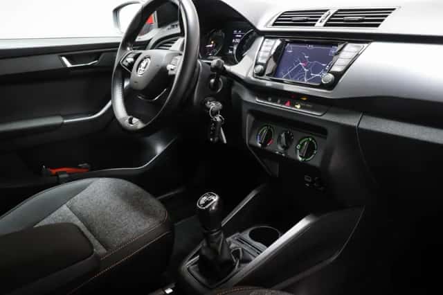 Škoda Fabia (2021) thumbnail 3