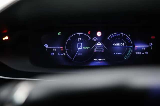 Peugeot 408 (2024) thumbnail 4