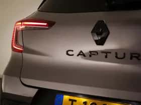 Renault Captur (2023) thumbnail 23