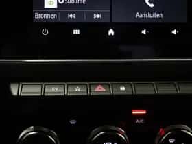 Renault Captur (2023) thumbnail 39