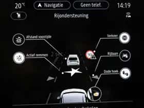 Renault Captur (2023) thumbnail 41