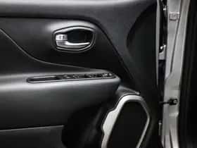 Jeep Renegade (2021) thumbnail 25
