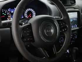 Jeep Renegade (2021) thumbnail 32
