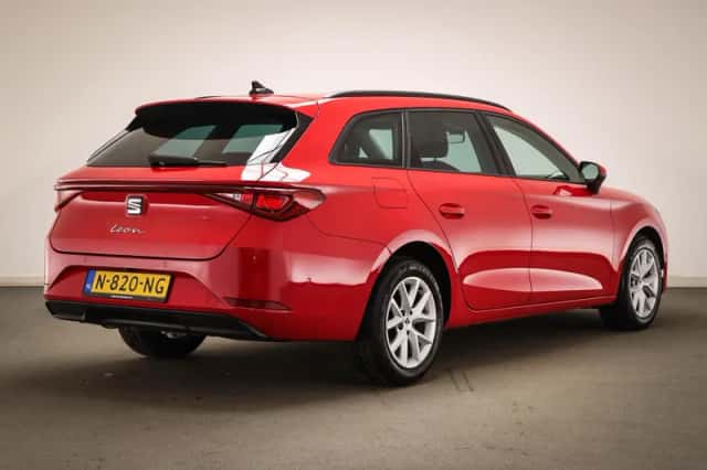 SEAT Leon (2021) thumbnail 2