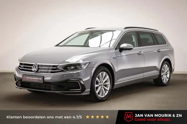 Volkswagen Passat (2022) thumbnail 1