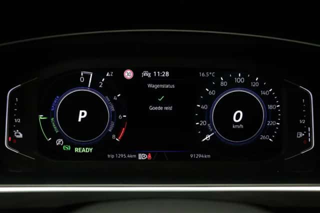 Volkswagen Tiguan (2022) thumbnail 4