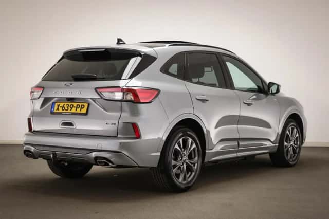 Ford Kuga (2023) thumbnail 2