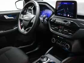 Ford Kuga (2023) thumbnail 3