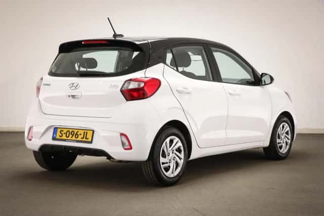 Hyundai i10 (2023) thumbnail 2