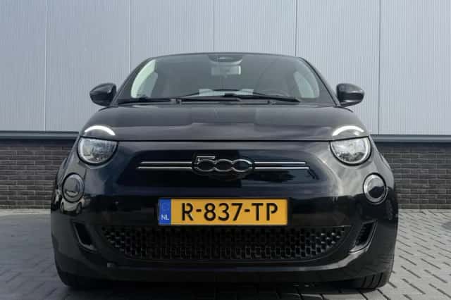 Fiat 500 (2022) thumbnail 4