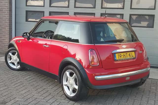MINI One (2001) thumbnail 3
