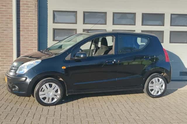 Nissan Pixo (2009) thumbnail 2