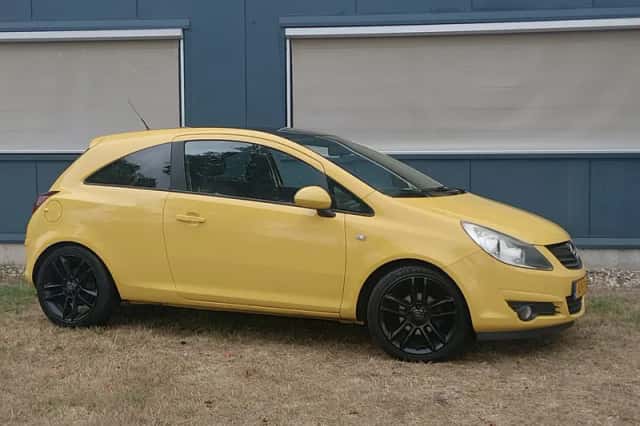 Opel Corsa (2010) thumbnail 5
