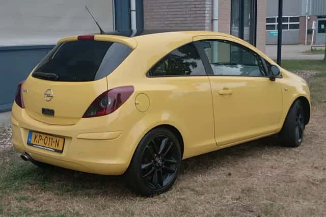 Opel Corsa (2010) thumbnail 6