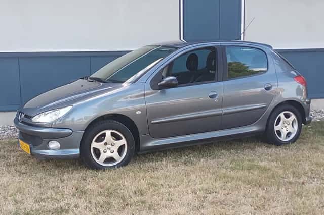 Peugeot 206 (2007) thumbnail 2