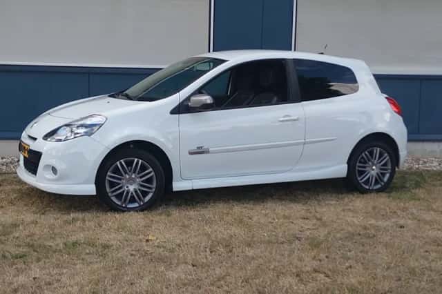 Renault Clio (2010) thumbnail 2