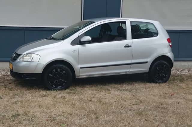 Volkswagen Fox (2007) thumbnail 2