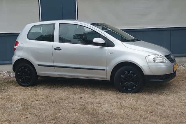 Volkswagen Fox (2007) thumbnail 5