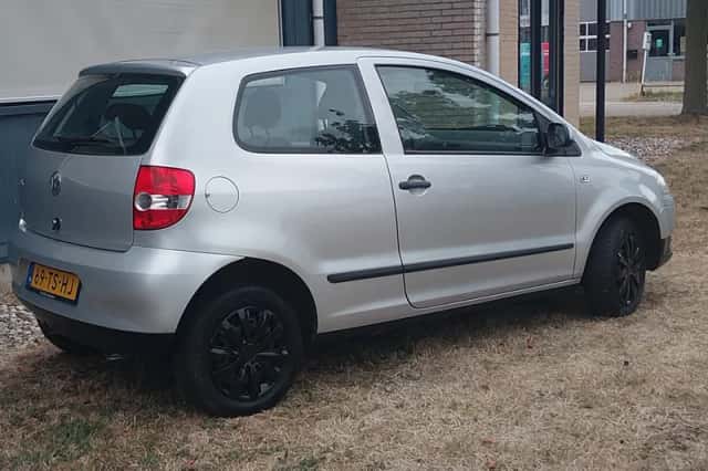 Volkswagen Fox (2007) thumbnail 6