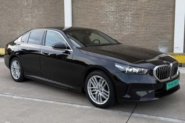BMW i5 (2024) thumbnail 2
