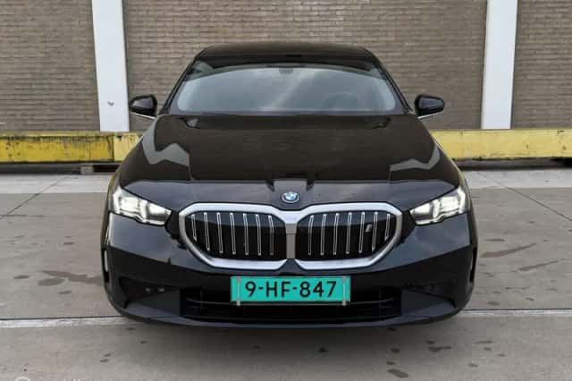 BMW i5 (2024) thumbnail 5