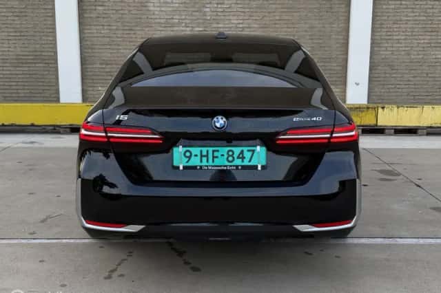 BMW i5 (2024) thumbnail 6