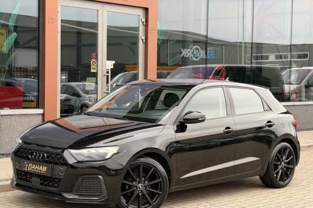 Audi A1 (2021) thumbnail 3