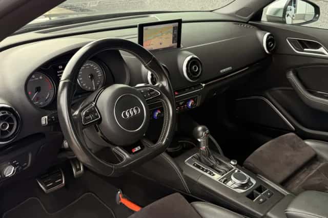 Audi A3 (2016) thumbnail 2