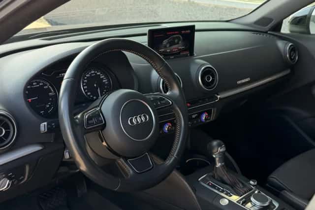 Audi A3 (2015) thumbnail 2