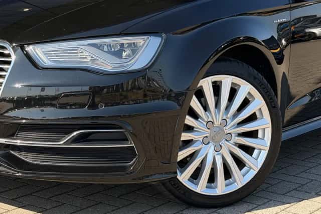 Audi A3 (2015) thumbnail 5