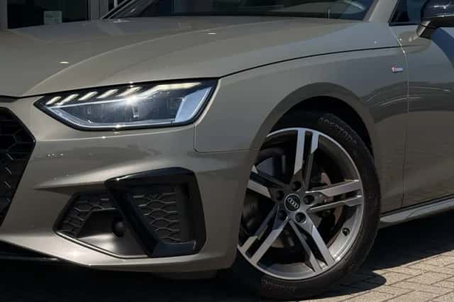 Audi A4 (2022) thumbnail 4