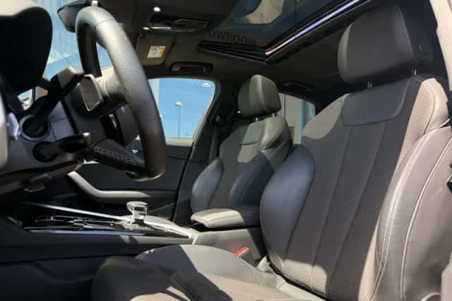 Audi A4 (2022) thumbnail 5