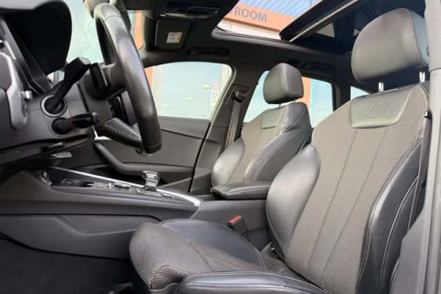 Audi A4 (2018) thumbnail 5