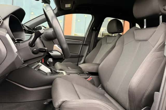 Audi Q3 (2019) thumbnail 4