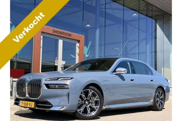 BMW 7-Serie (2023) thumbnail 1