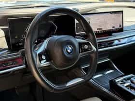BMW 7-Serie (2023) thumbnail 2