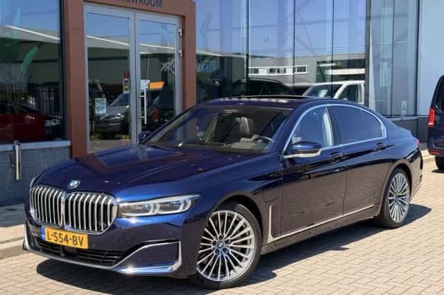 BMW 7-Serie (2021) thumbnail 3
