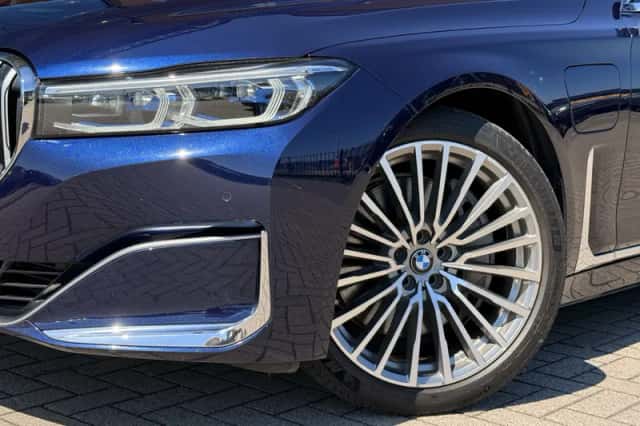 BMW 7-Serie (2021) thumbnail 6