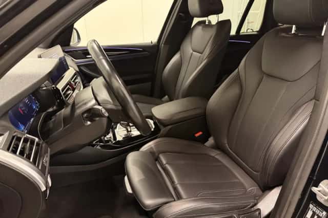 BMW X3 (2022) thumbnail 2