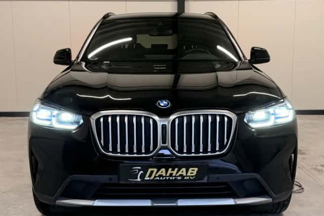 BMW X3 (2022) thumbnail 3