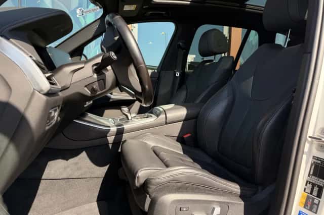 BMW X5 (2022) thumbnail 2