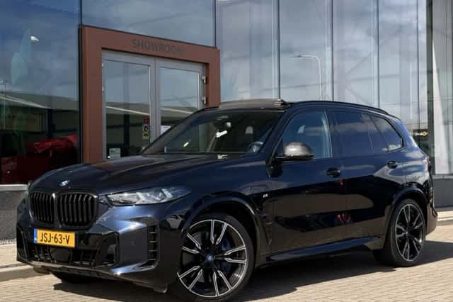 BMW X5 (2023) thumbnail 1