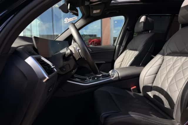BMW X5 (2023) thumbnail 5