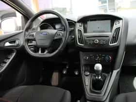 Ford Focus (2018) thumbnail 15