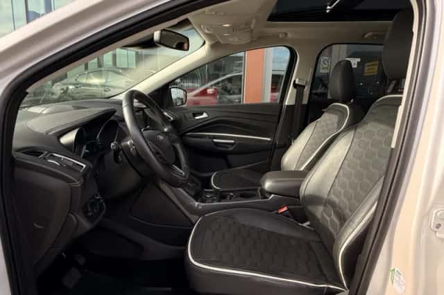 Ford Kuga (2018) thumbnail 4