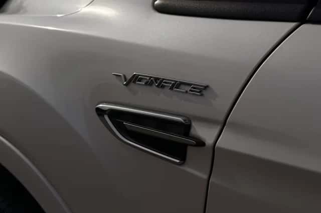 Ford Kuga (2018) thumbnail 6